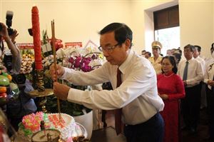 Lễ dâng hương, dâng hoa Chủ tịch Hồ Chí Minh và Chủ tịch Tôn Đức Thắng tại Bảo tàng Hồ Chí Minh-chi nhánh thành phố Hồ Chí Minh