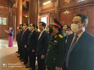 Đoàn đại biểu tỉnh Hà Tĩnh tổ chức Lễ dâng hoa, dâng hương tưởng niệm Chủ tịch Hồ Chí Minh