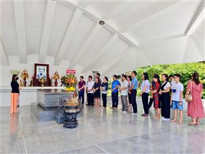 [Ảnh] Đoàn công tác Bảo tàng Hồ Chí Minh và các đơn vị chi nhánh thăm và làm việc tại Khu di tích Nguyễn Sinh Sắc, tỉnh Đồng Tháp