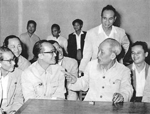 Cách đối đãi với trí thức của Chủ tịch Hồ Chí Minh