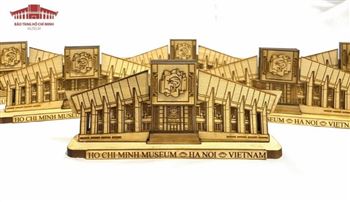 Mô hình gỗ 2D Bảo tàng Hồ Chí Minh 