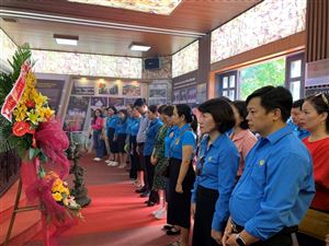 Công đoàn Y tế Việt Nam tổ chức lễ dâng hoa, dâng hương và tham quan hệ thống Di tích lưu niệm của Chủ tịch Hồ Chí Minh ở Thừa Thiên Huế