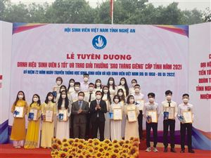 Lễ tuyên dương danh hiệu “sinh viên 5 tốt” và trao giải thưởng “Sao tháng giêng” cấp tỉnh năm 2021 tại Khu di tích Kim Liên