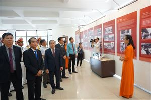 Lễ dâng hoa và khai mạc trưng bày chuyên đề nhân kỷ niệm 50 năm Thực hiện Di chúc Chủ tịch Hồ Chí Minh tại Bảo tàng Hồ Chí Minh Thừa Thiên Huế