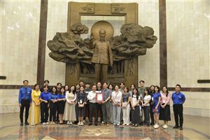 Đoàn đại biểu Thanh niên Hàn Quốc tham quan, giao lưu học tập tại Bảo tàng Hồ Chí Minh