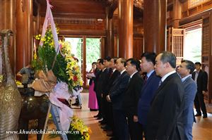 Đồng chí Nguyễn Xuân Phúc - Ủy viên Bộ Chính trị, Chủ tịch Nước cộng hòa XHCN Việt Nam về thăm Khu di tích Kim Liên