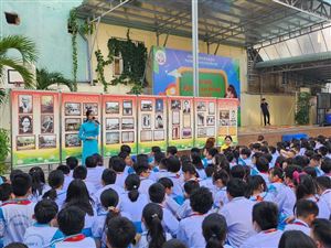 Bảo tàng Hồ Chí Minh - chi nhánh Thành phố Hồ Chí Minh tổ chức triển lãm chuyên đề: “Chủ tịch Hồ Chí Minh – Tiểu sử và sự nghiệp” và Chương trình giáo dục “Em yêu Bác Hồ”  tại Trường Tiểu học Nguyễn Huệ