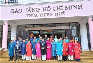 Liên hoan phim Việt Nam lần thứ XXII, tổ chức lễ dâng hoa tại Bảo tàng Hồ Chí Minh Thừa Thiên Huế