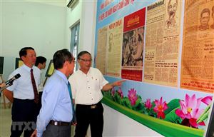 Hình tượng Bác Hồ trên báo chí cách mạng ở miền Nam 1945-1975
