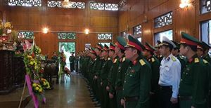 Đoàn Đại biểu Lớp tập huấn nghiệp vụ công tác lịch sử quân sự toàn quân về thăm Khu di tích Kim Liên