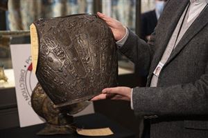 Bảo tàng Louvre tìm được bộ giáp quý sau 40 năm bị đánh cắp