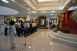 Tỉnh ủy, HĐND, UBND, UBMTTQVN tỉnh Thừa Thiên Huế long trọng tổ chức Lễ dâng hoa và báo công lên Chủ tịch Hồ Chí Minh tại Bảo tàng Hồ Chí Minh Thừa Thiên Huế