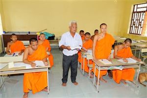 Người thầy cả đời gắn bó với ngôn ngữ dân tộc Khmer