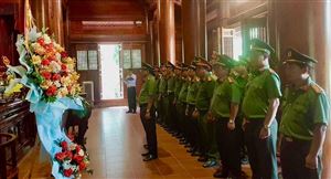 Công an Tỉnh Đồng Tháp dâng hương tưởng niệm Chủ tịch Hồ Chí Minh tại Khu di tích Kim Liên