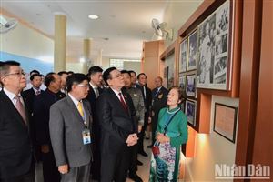 Chủ tịch Quốc hội thăm Khu di tích Chủ tịch Hồ Chí Minh, dự Lễ khởi công dự án mở rộng Khu di tích tại Udon Thani