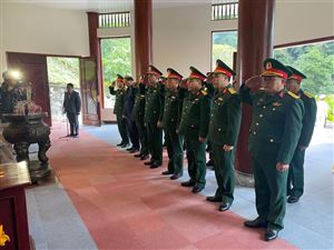 Đoàn công tác Quân ủy Trung ương tới thăm Khu di tích quốc gia đặc biệt Rừng Trần Hưng Đạo